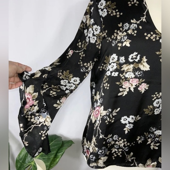 Ruffle Bell Sleeve Womens Blouse - Picture 5 of 6